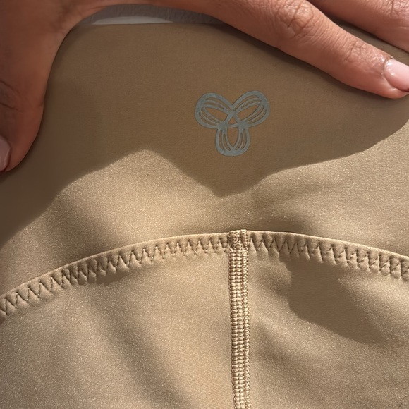 TNA action Glossey Biker Shorts with Pockets - Picture 2 of 3